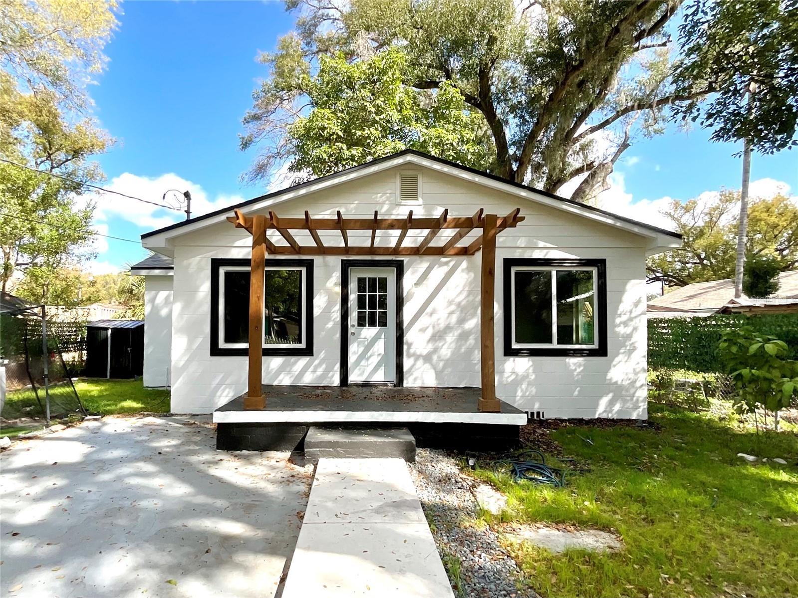 2102 E Caracas Street Tampa FL 33610 TB8483136 image1
