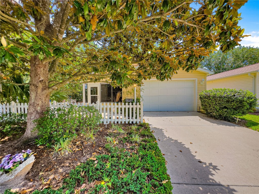 2102 Estevez Drive The Villages FL 32159 G5096390 image1