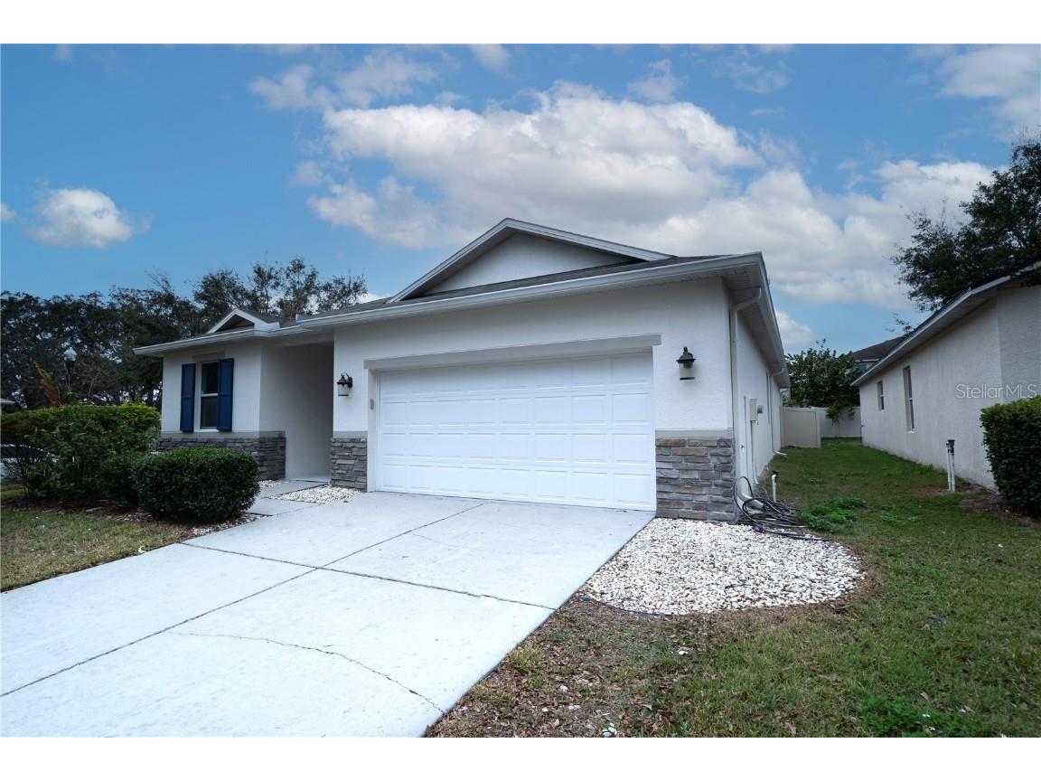 2102 Nuttall Oaks Place Brandon FL 33510 TB8338695 image1