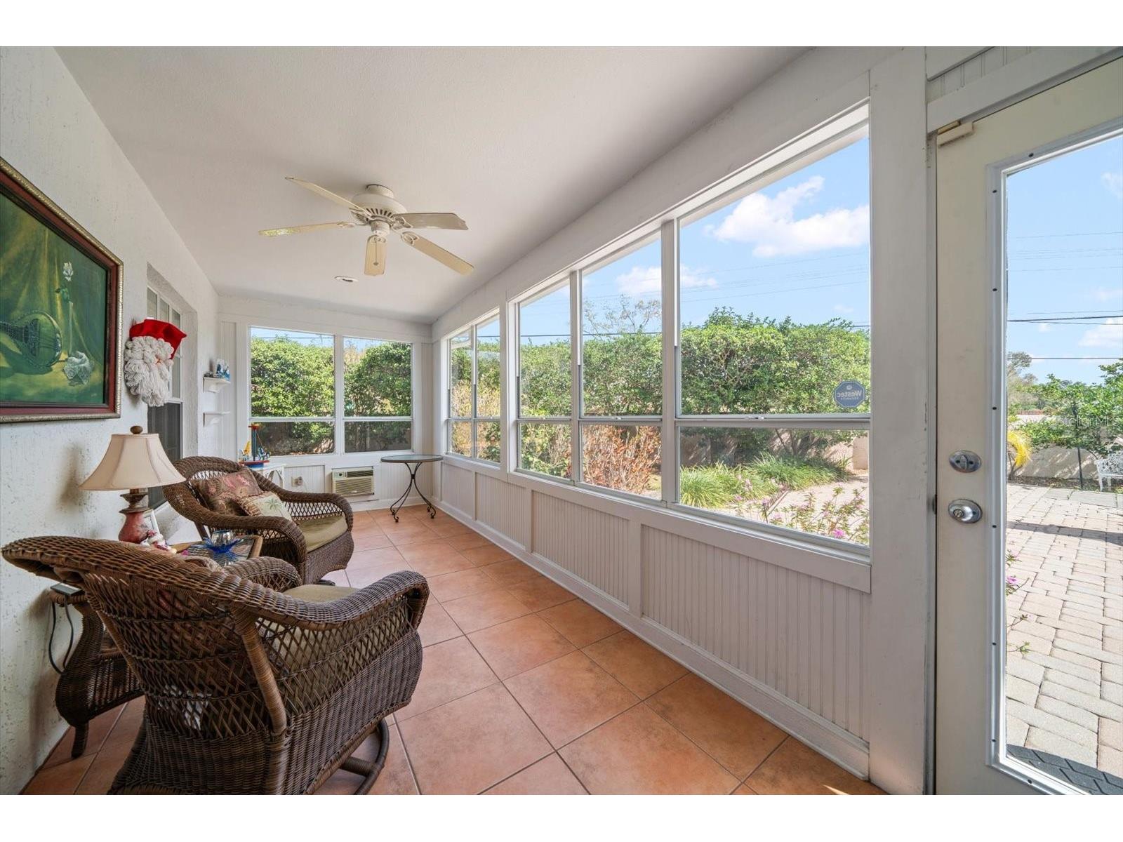 2102 S Fore Circle Tampa FL 33612 TB8475187 image17