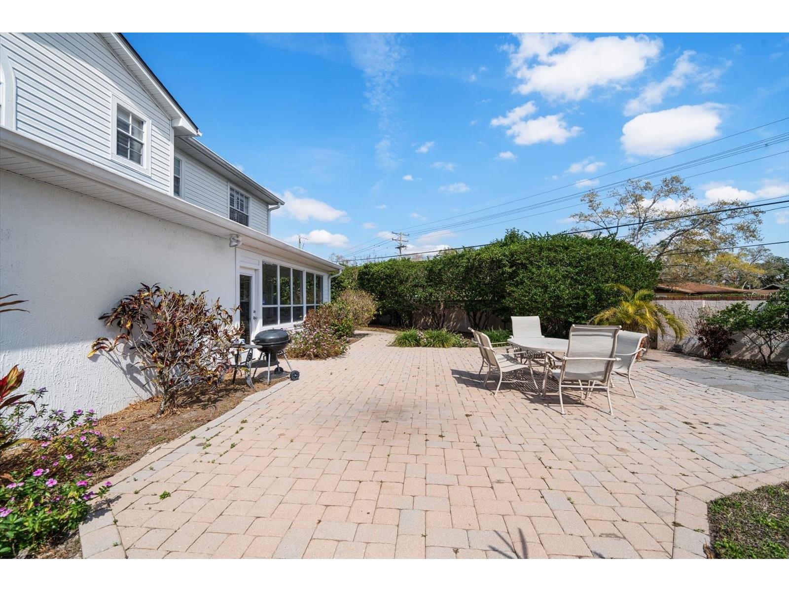 2102 S Fore Circle Tampa FL 33612 TB8475187 image18