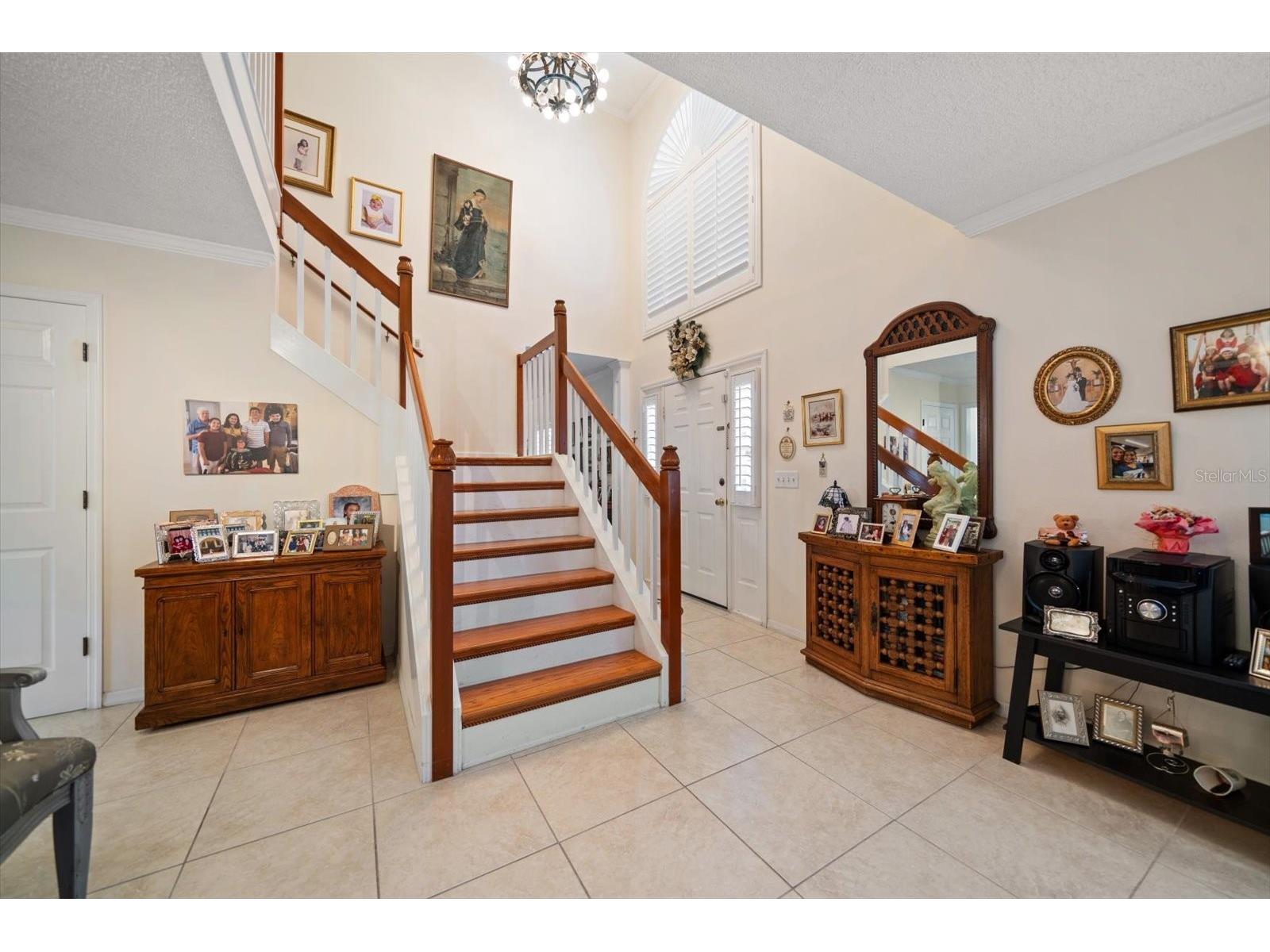 2102 S Fore Circle Tampa FL 33612 TB8475187 image2