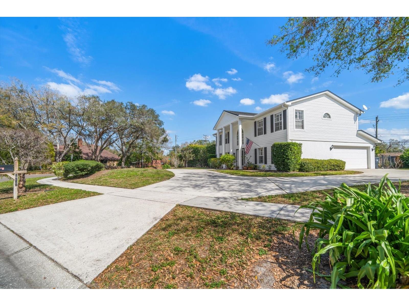 2102 S Fore Circle Tampa FL 33612 TB8475187 image20