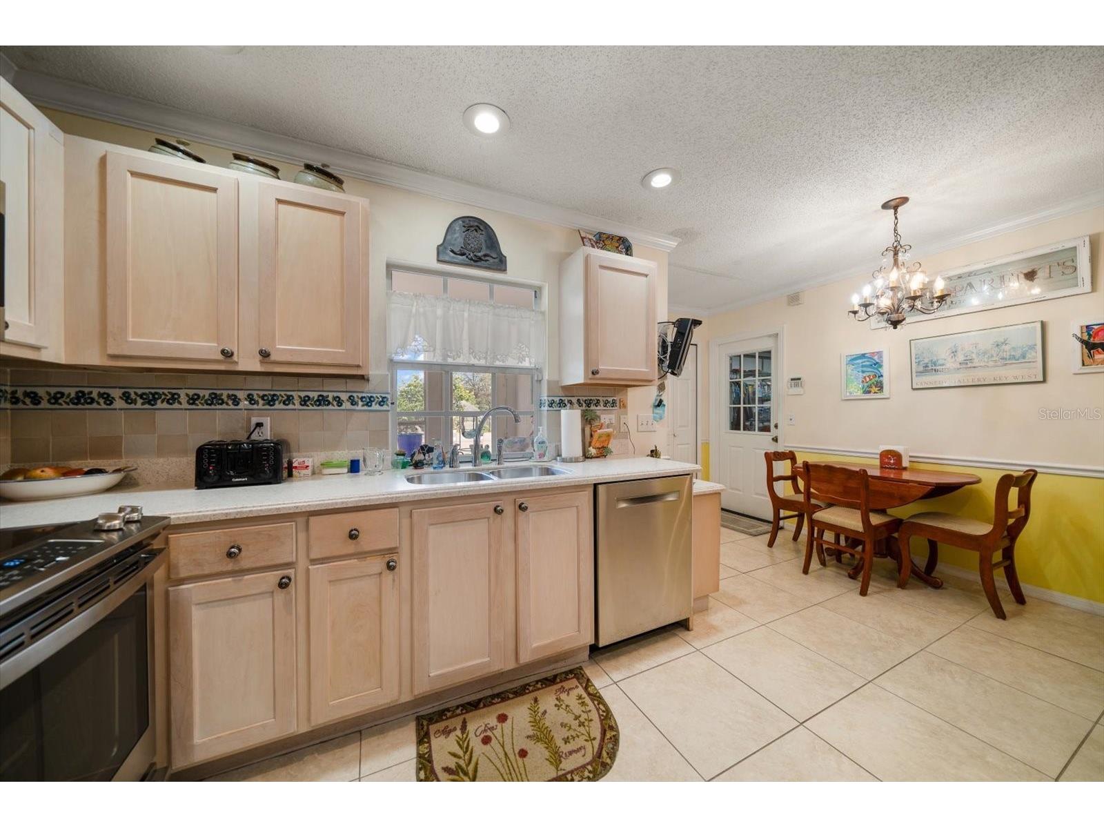 2102 S Fore Circle Tampa FL 33612 TB8475187 image5