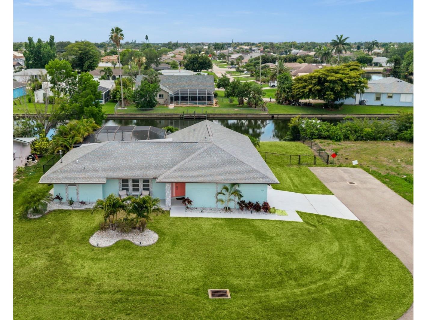 2102 SE 8th Street Cape Coral FL 33990 C7526498 image1