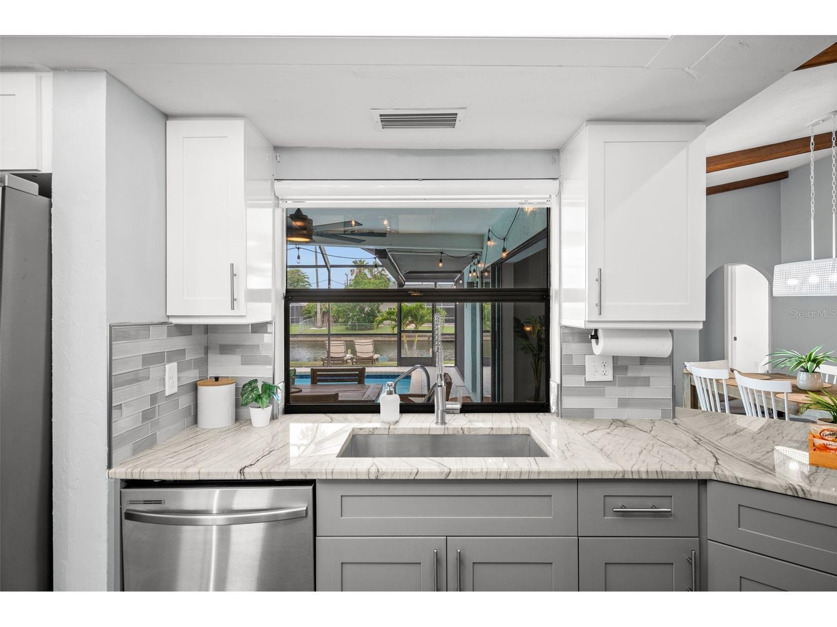 2102 SE 8th Street Cape Coral FL 33990 C7526498 image13