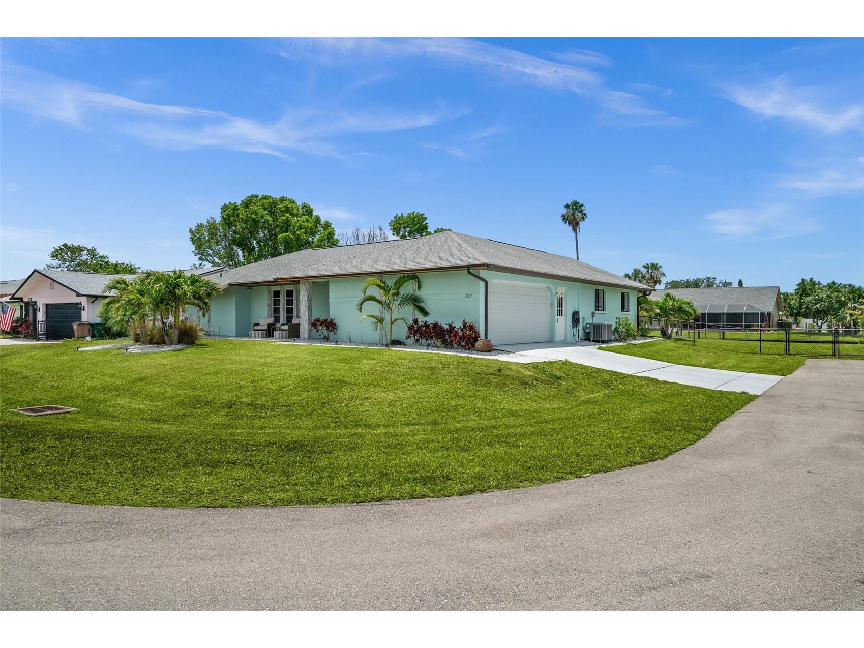 2102 SE 8th Street Cape Coral FL 33990 C7526498 image4