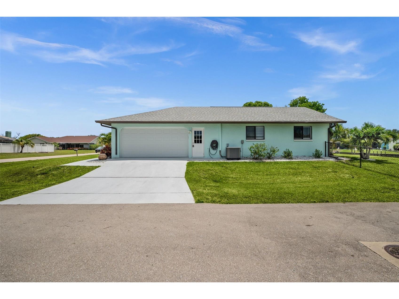 2102 SE 8th Street Cape Coral FL 33990 C7526498 image5