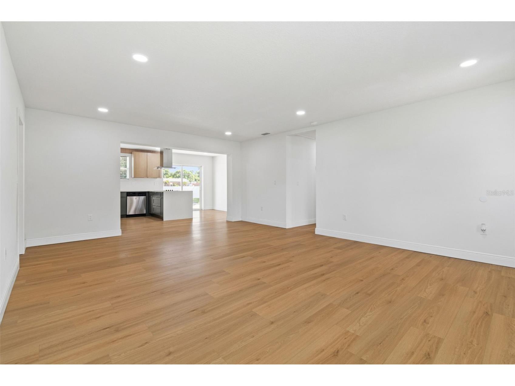 2102 W Ferris Avenue Tampa FL 33603 TB8519730 image15