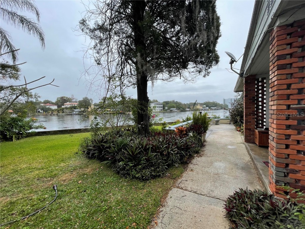 2102 W Ivy Street Tampa FL 33607 - HILLSBOROUGH RIVER W7851414 image1