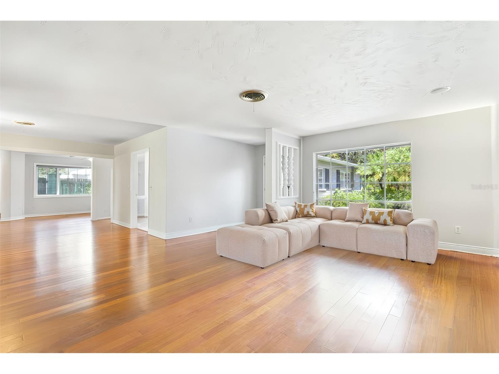 2102 W Kyra Drive Tampa FL 33612 TB8488965 image8