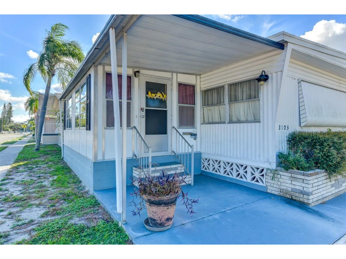 2103 18th Street W Bradenton FL 34205 A4585393 image1