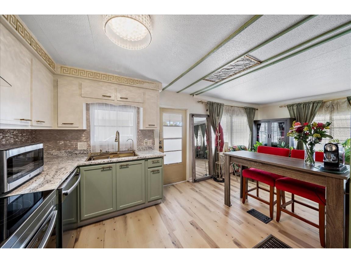 2103 18th Street W Bradenton FL 34205 A4637374 image8