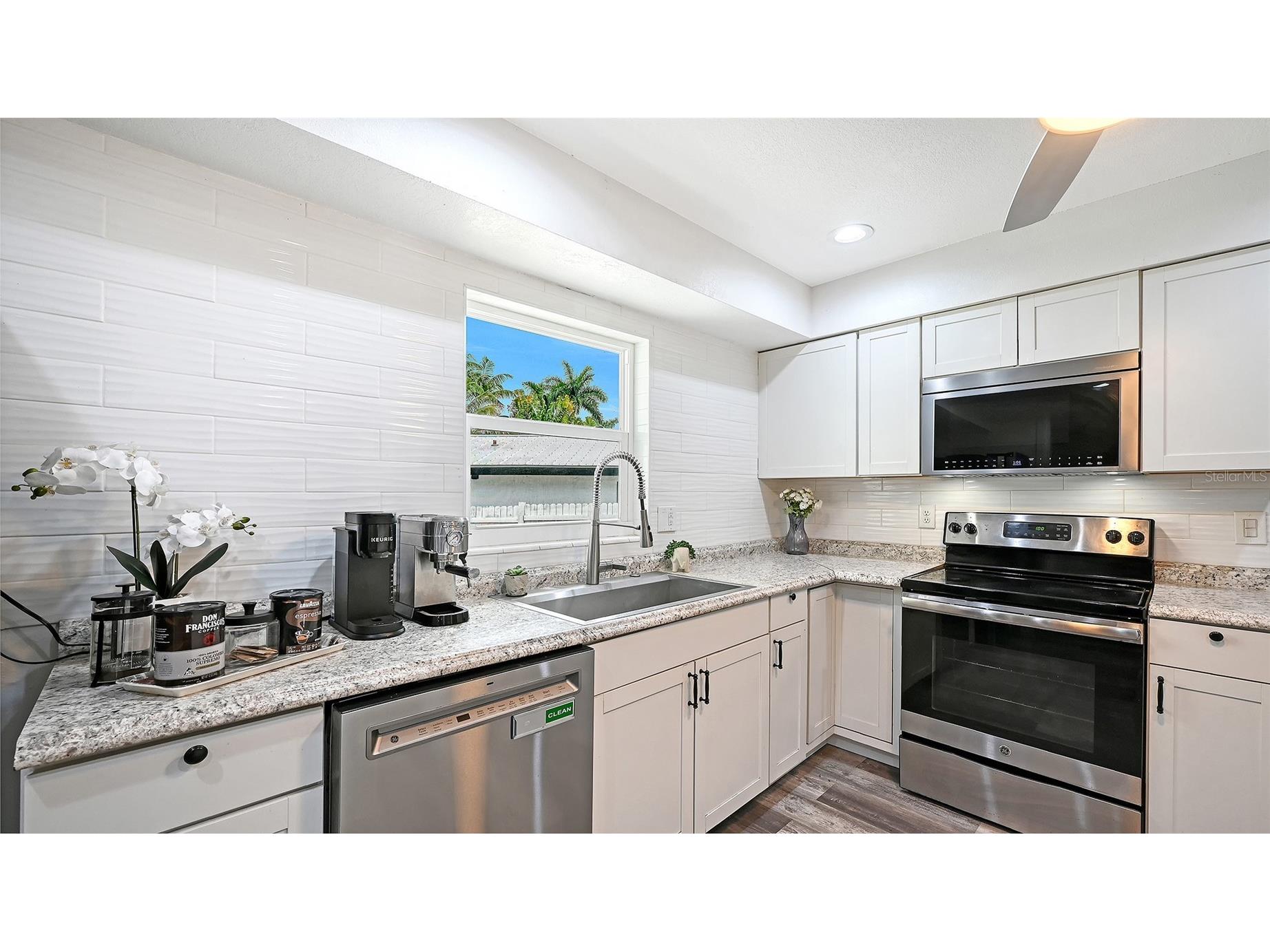 2103 Lusitania Drive Sarasota FL 34231 - PHILLIPPI CREEK A4696955 image16