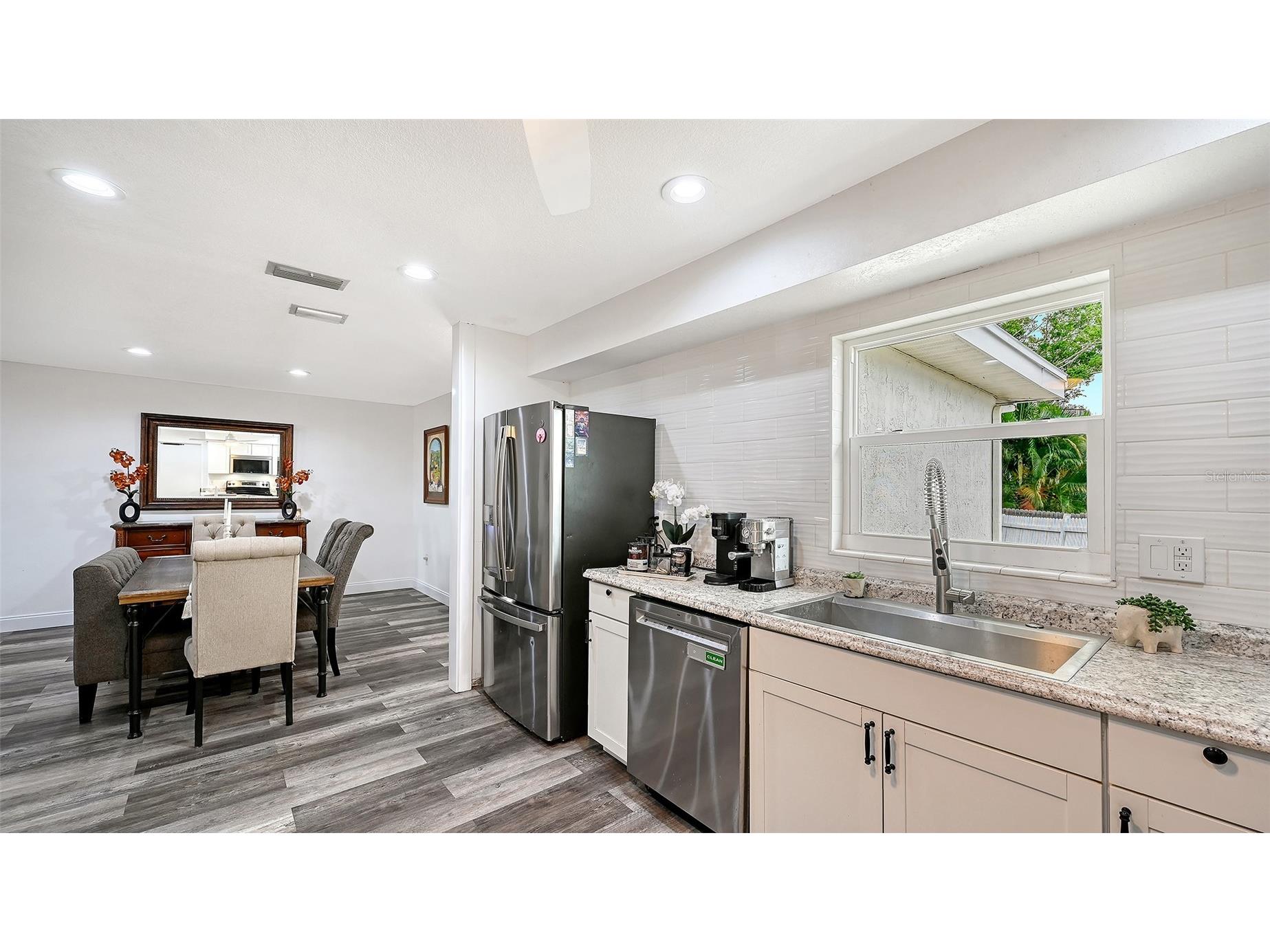 2103 Lusitania Drive Sarasota FL 34231 - PHILLIPPI CREEK A4696955 image17