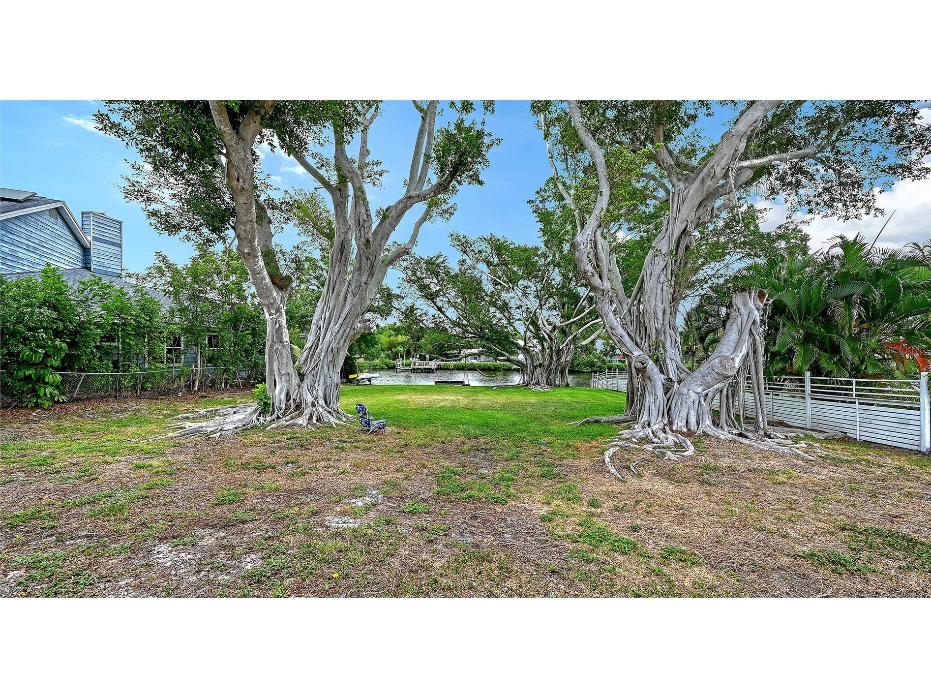 2103 Lusitania Drive Sarasota FL 34231 - PHILLIPPI CREEK A4696955 image32
