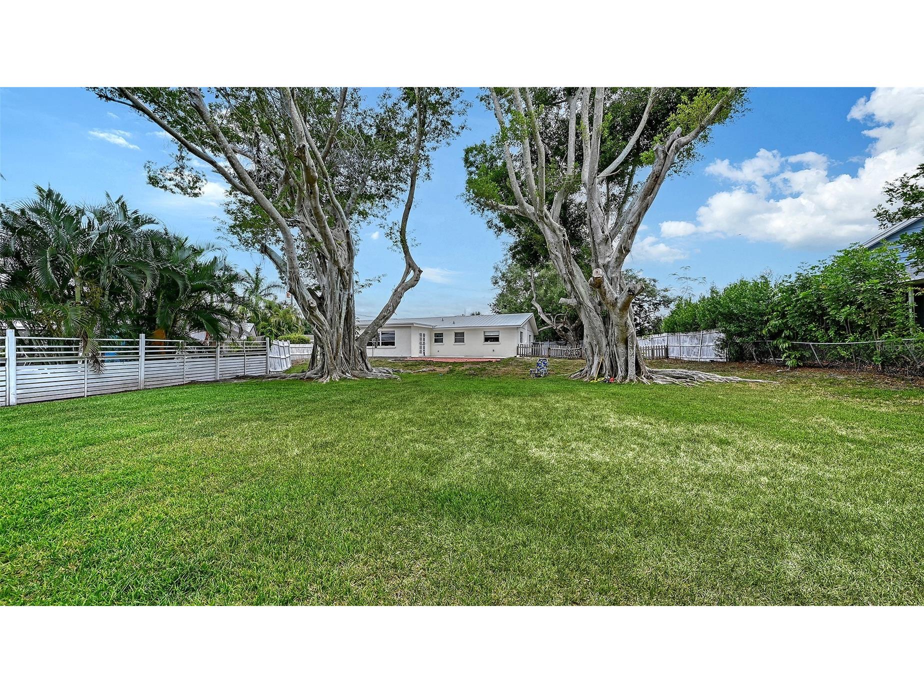 2103 Lusitania Drive Sarasota FL 34231 - PHILLIPPI CREEK A4696955 image40