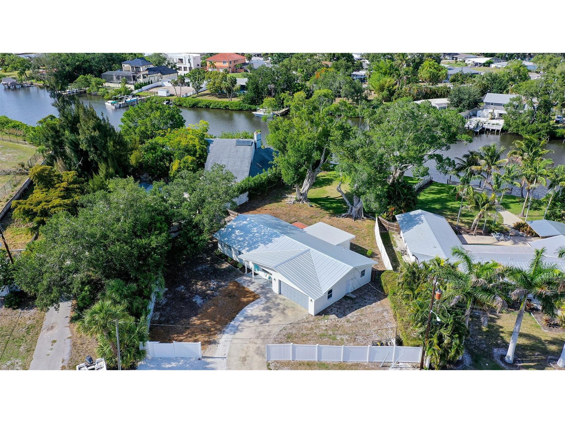 2103 Lusitania Drive Sarasota FL 34231 - PHILLIPPI CREEK A4696955 image6