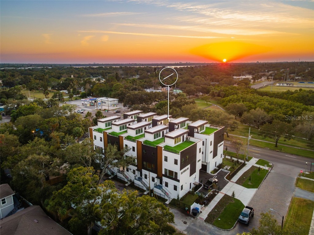 2104 4th Street S Saint Petersburg FL 33705 TB8449682 image1