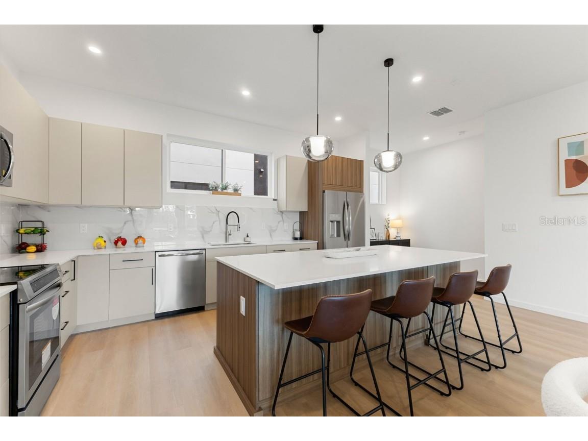 2104 4th Street S Saint Petersburg FL 33705 TB8449682 image11