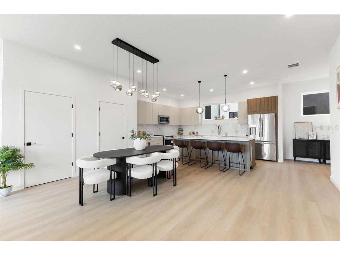 2104 4th Street S Saint Petersburg FL 33705 TB8449682 image13