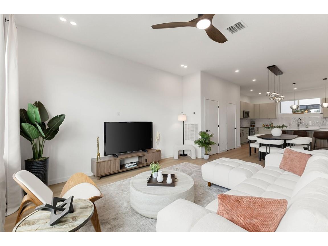 2104 4th Street S Saint Petersburg FL 33705 TB8449682 image15