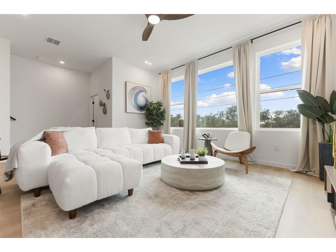 2104 4th Street S Saint Petersburg FL 33705 TB8449682 image17