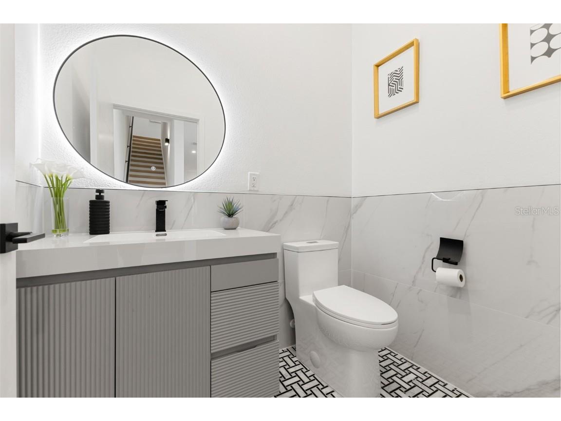 2104 4th Street S Saint Petersburg FL 33705 TB8449682 image18