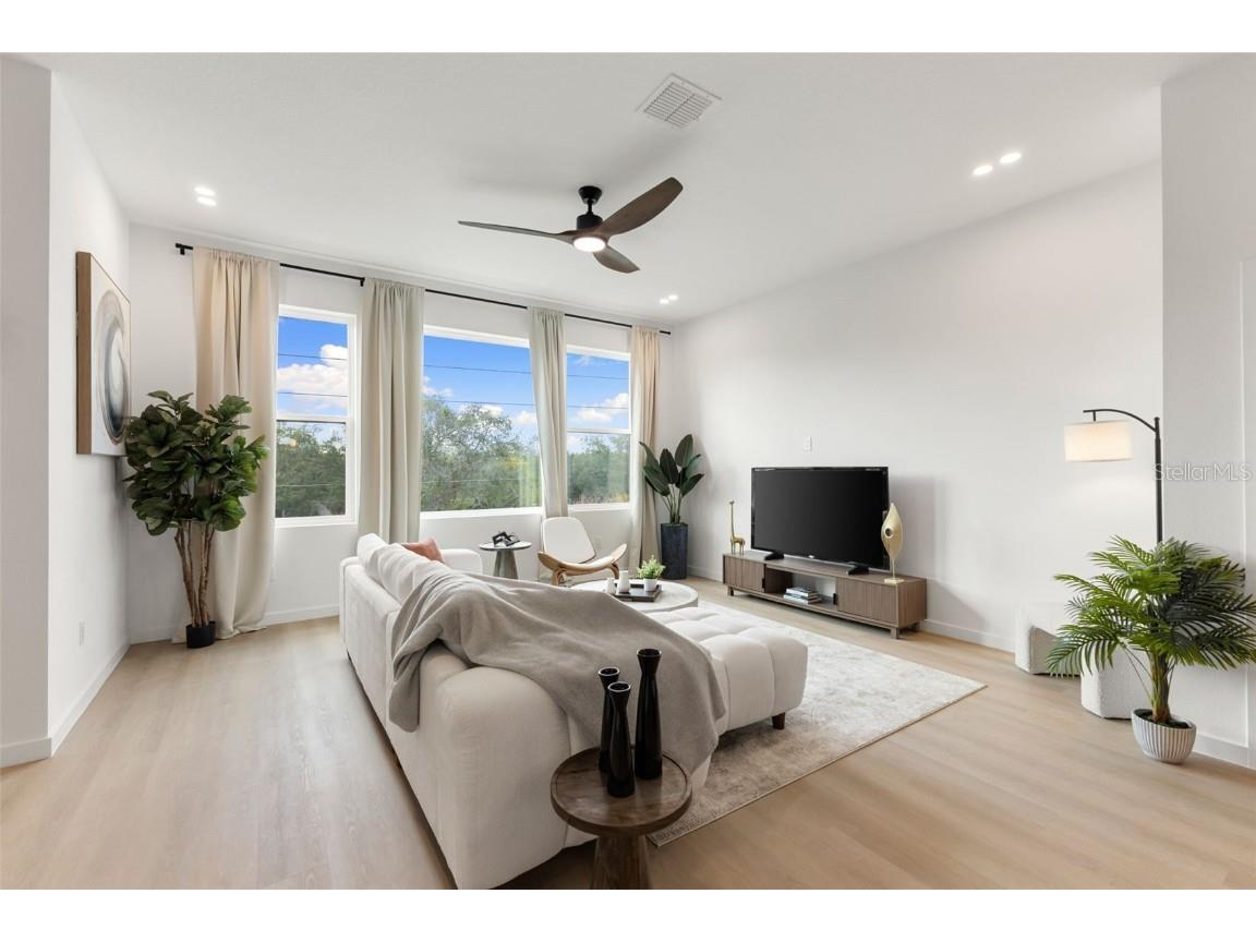 2104 4th Street S Saint Petersburg FL 33705 TB8449682 image20