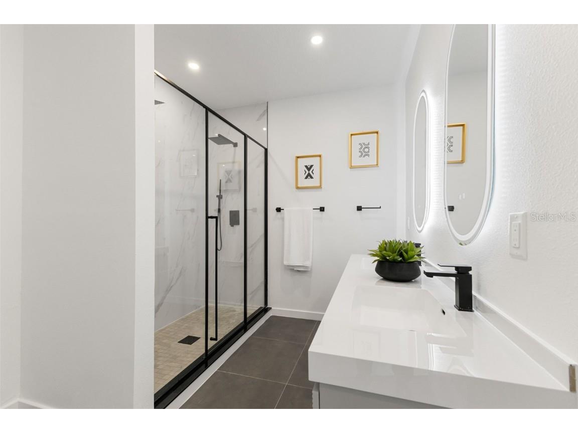 2104 4th Street S Saint Petersburg FL 33705 TB8449682 image23