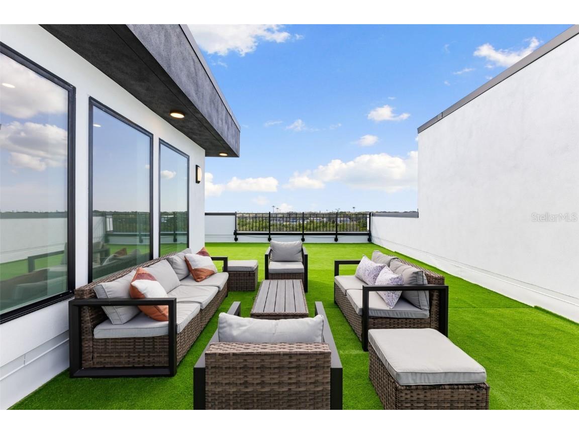 2104 4th Street S Saint Petersburg FL 33705 TB8449682 image32