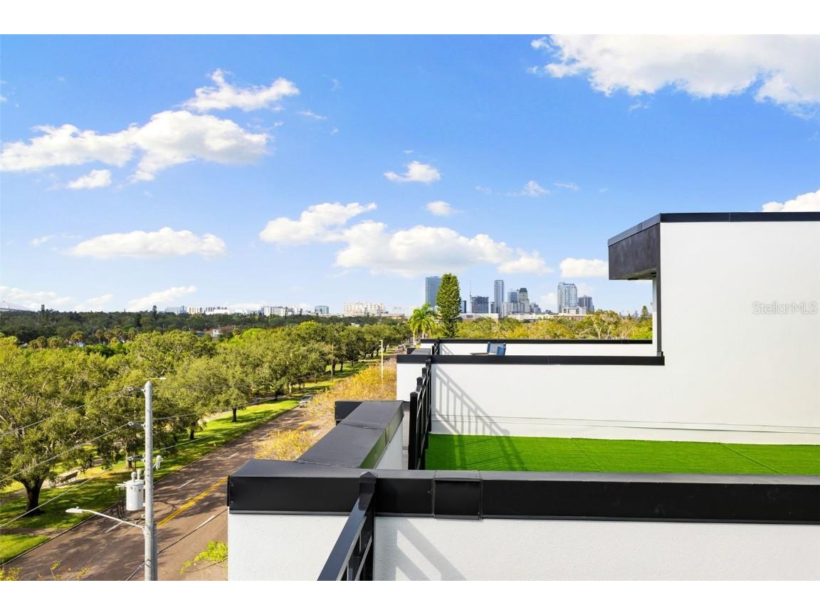 2104 4th Street S Saint Petersburg FL 33705 TB8449682 image37