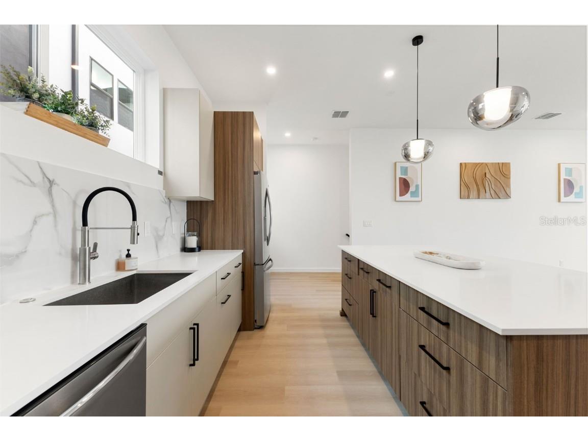 2104 4th Street S Saint Petersburg FL 33705 TB8449682 image9