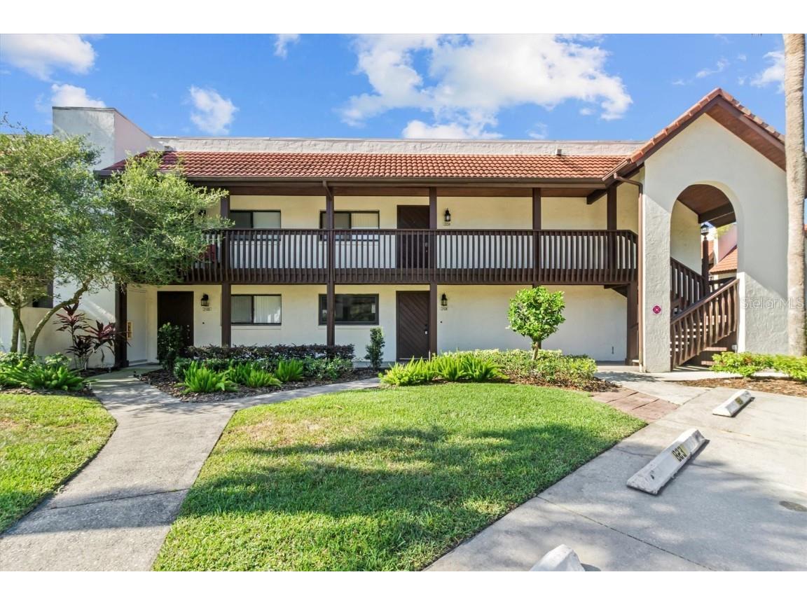 2104 Country Club Drive #B4 Lake Wales FL 33898 P4930516 image1