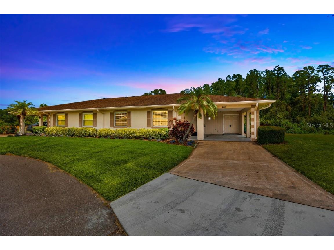 2104 Hembury Place #33 Sun City Center FL 33573 TB8316166 image1