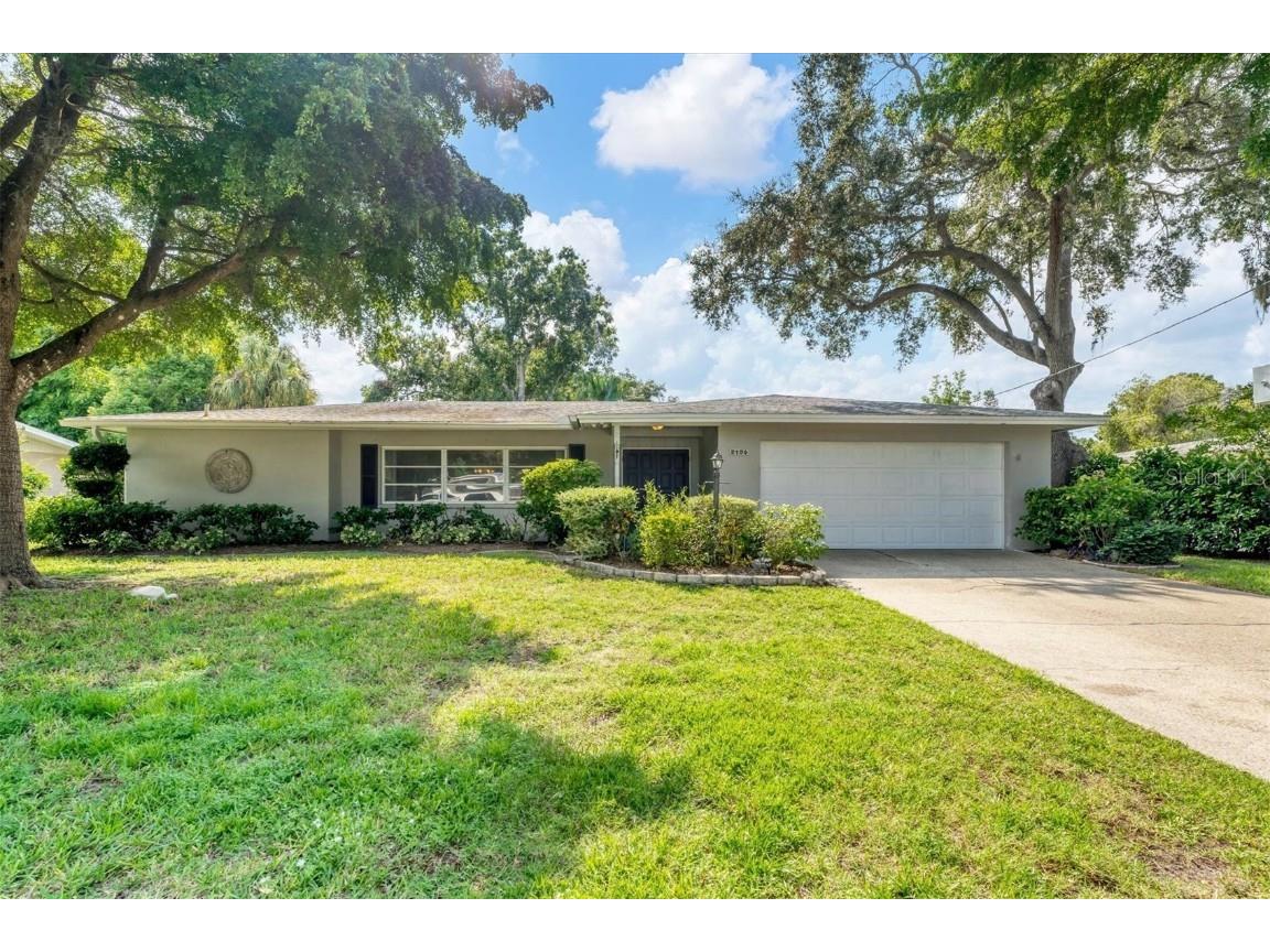 2104 Hyde Park Circle Sarasota FL 34239 A4619524 image1