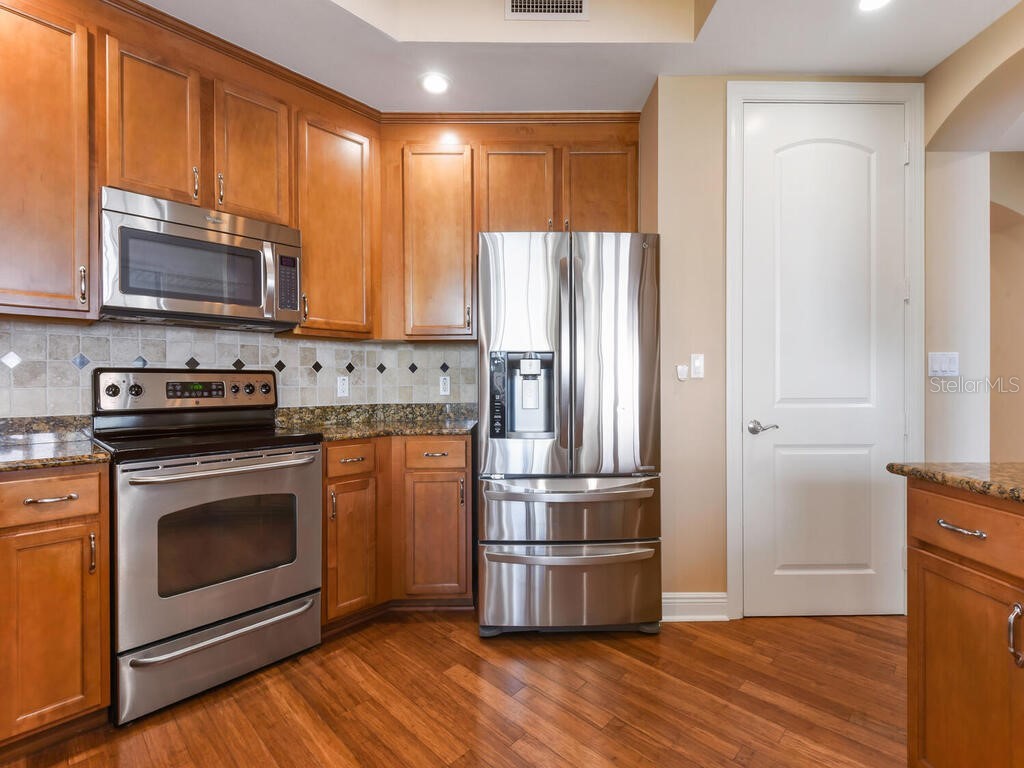 2104 W First Street #2304 Fort Myers FL 33901 C7522963 image5