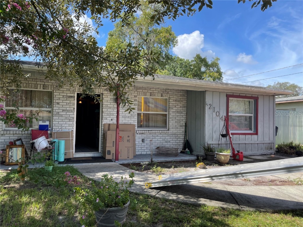 2104 W Sewaha Street Tampa FL 33612 T3475238 image1
