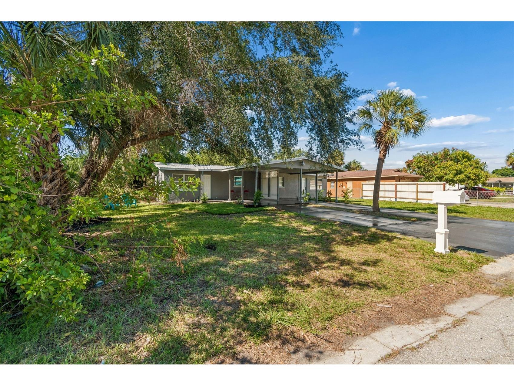 2105 46th Avenue Drive W Bradenton FL 34207 A4693738 image2