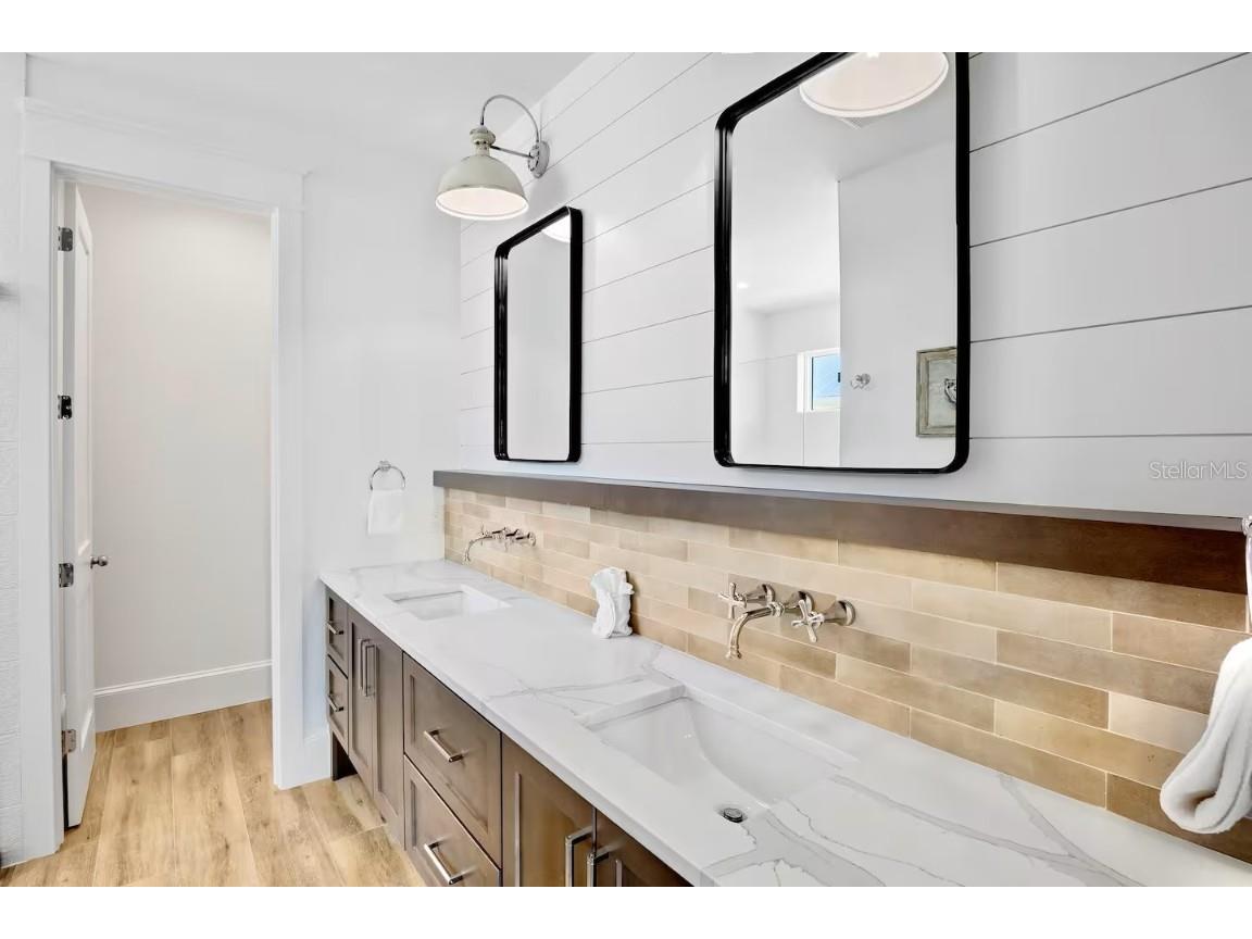 2105 Avenue C Bradenton Beach FL 34217 A4669858 image20