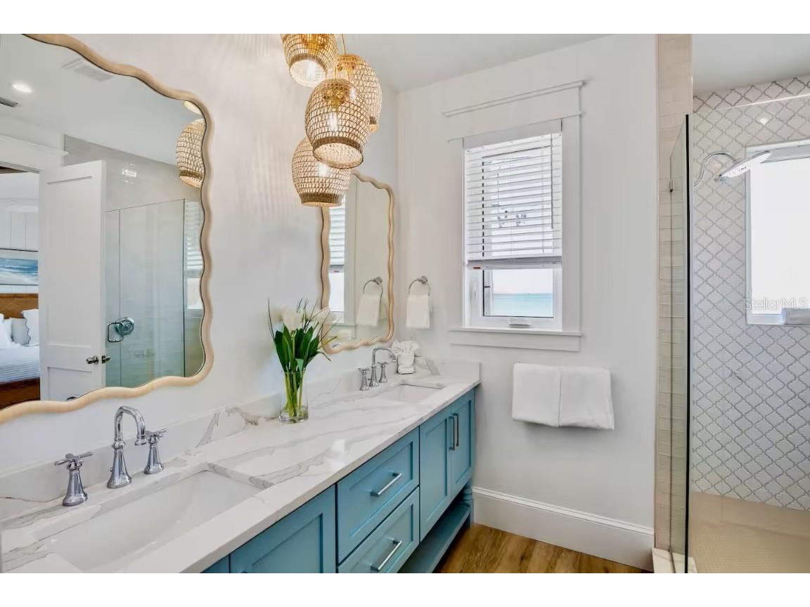 2105 Avenue C Bradenton Beach FL 34217 A4669858 image24