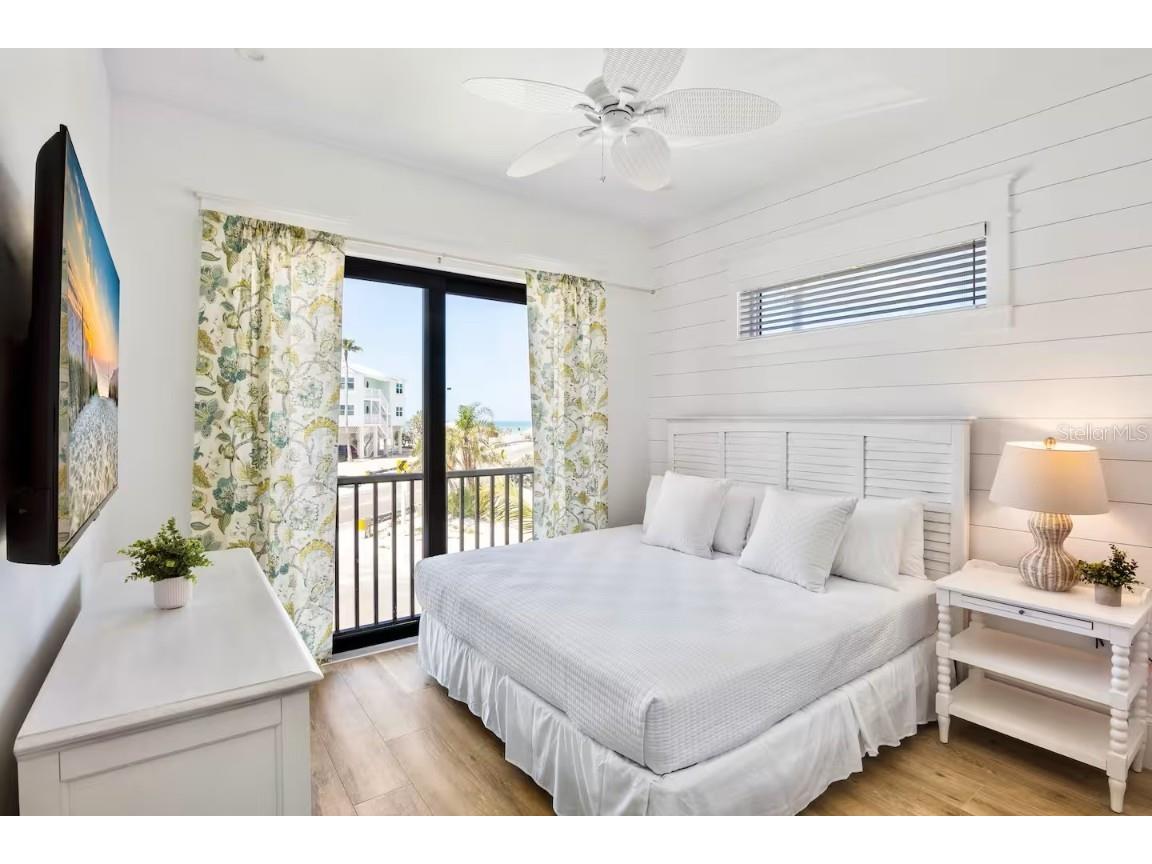 2105 Avenue C Bradenton Beach FL 34217 A4669858 image25