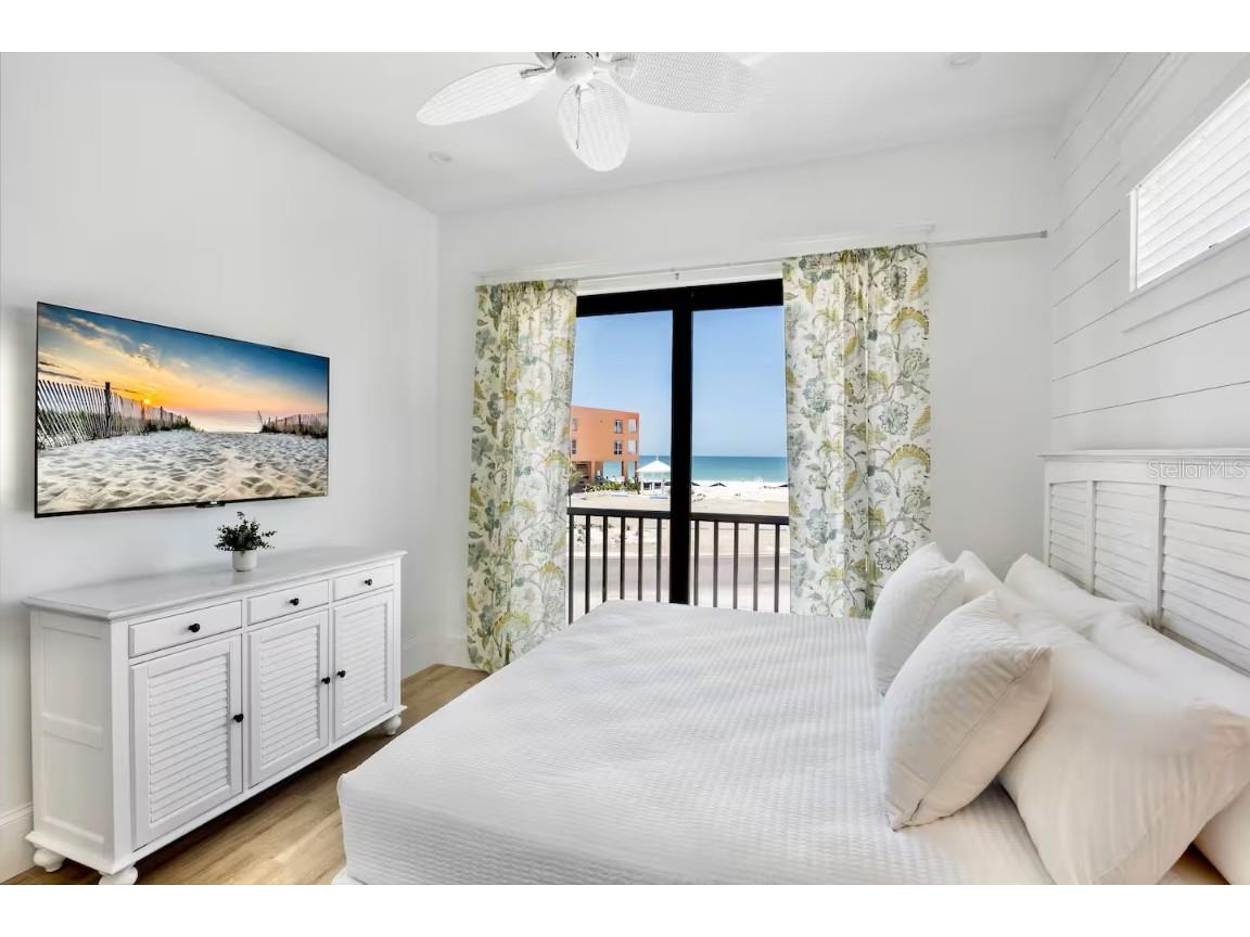 2105 Avenue C Bradenton Beach FL 34217 A4669858 image26