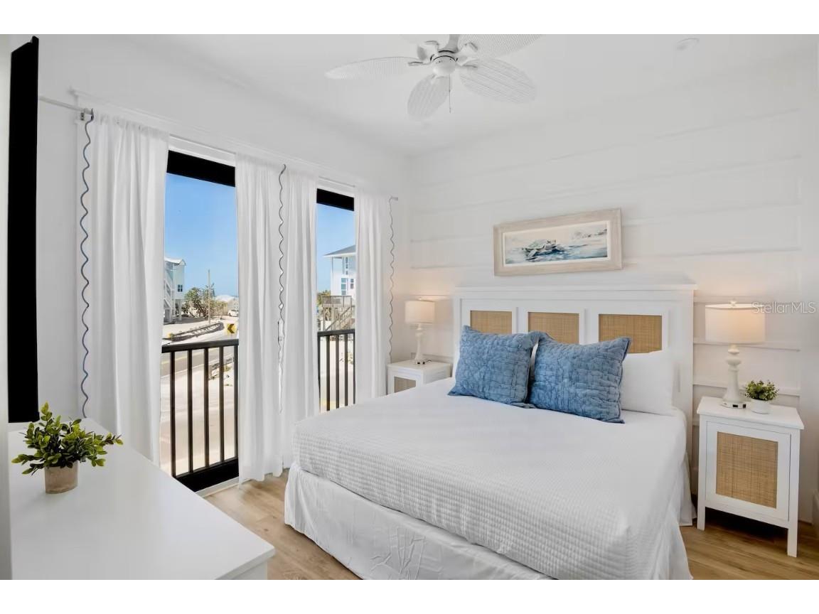 2105 Avenue C Bradenton Beach FL 34217 A4669858 image28