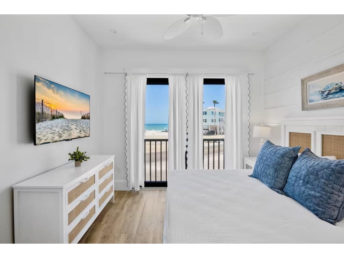 2105 Avenue C Bradenton Beach FL 34217 A4669858 image29