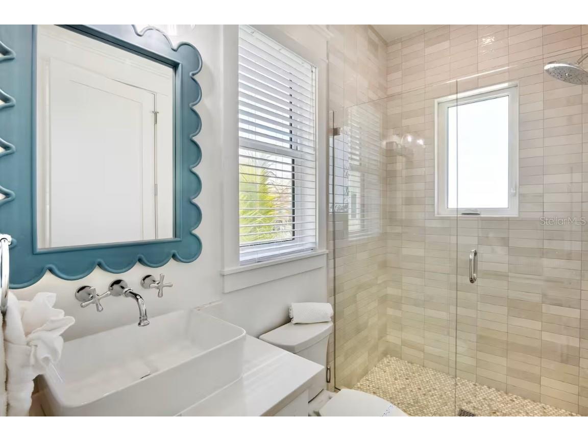 2105 Avenue C Bradenton Beach FL 34217 A4669858 image30