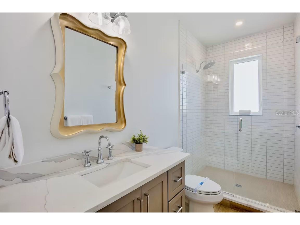 2105 Avenue C Bradenton Beach FL 34217 A4669858 image32