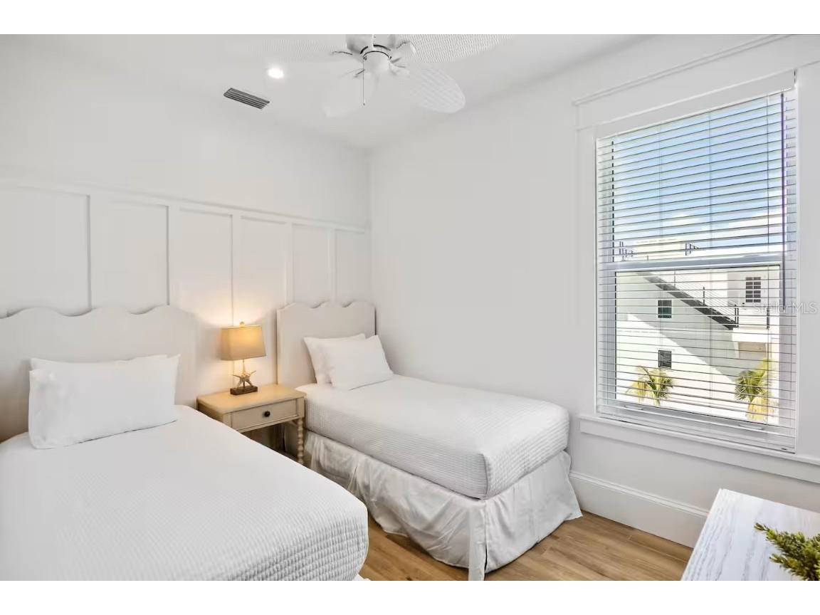 2105 Avenue C Bradenton Beach FL 34217 A4669858 image33