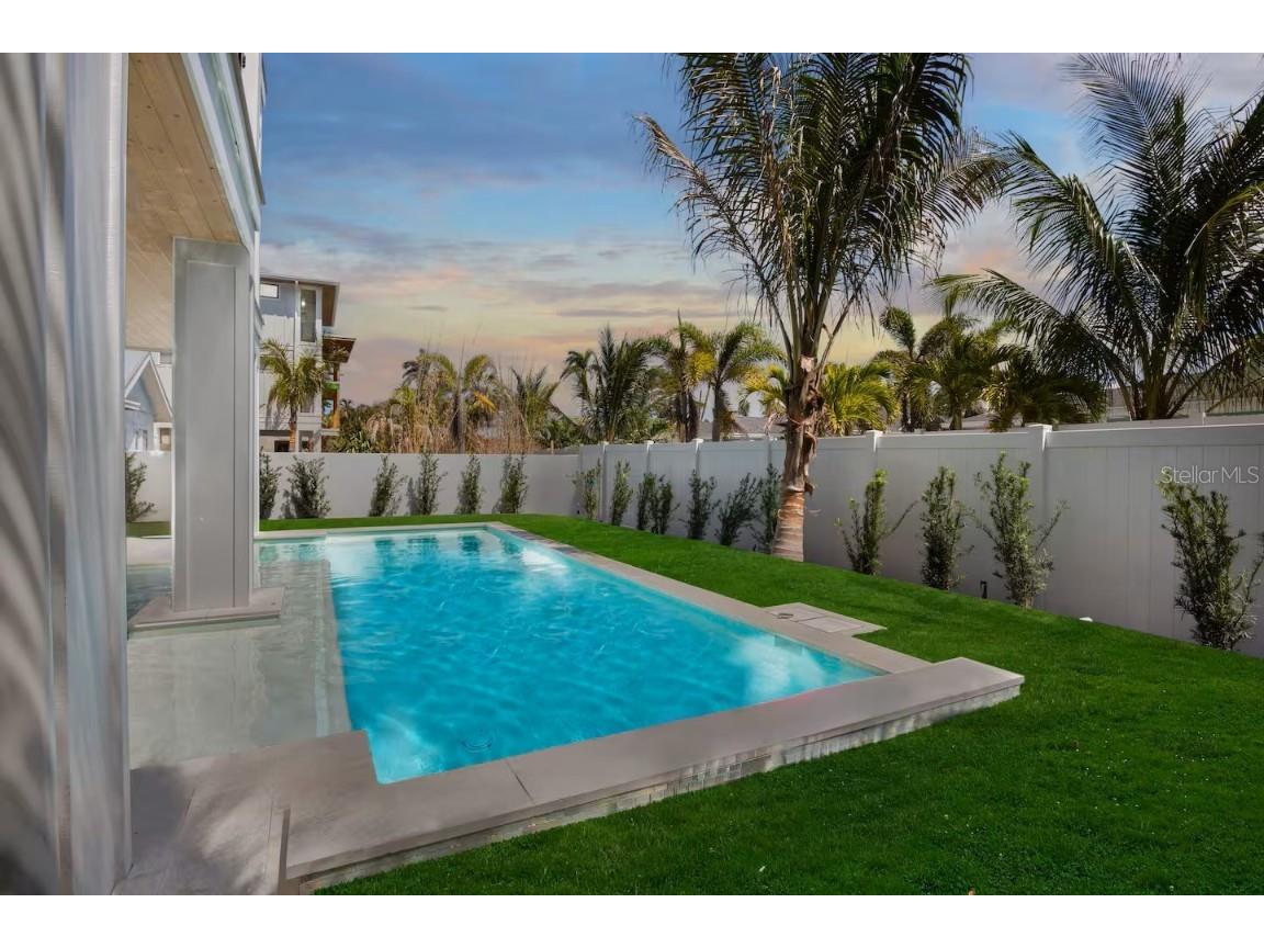 2105 Avenue C Bradenton Beach FL 34217 A4669858 image43