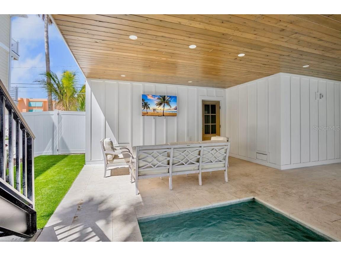 2105 Avenue C Bradenton Beach FL 34217 A4669858 image46